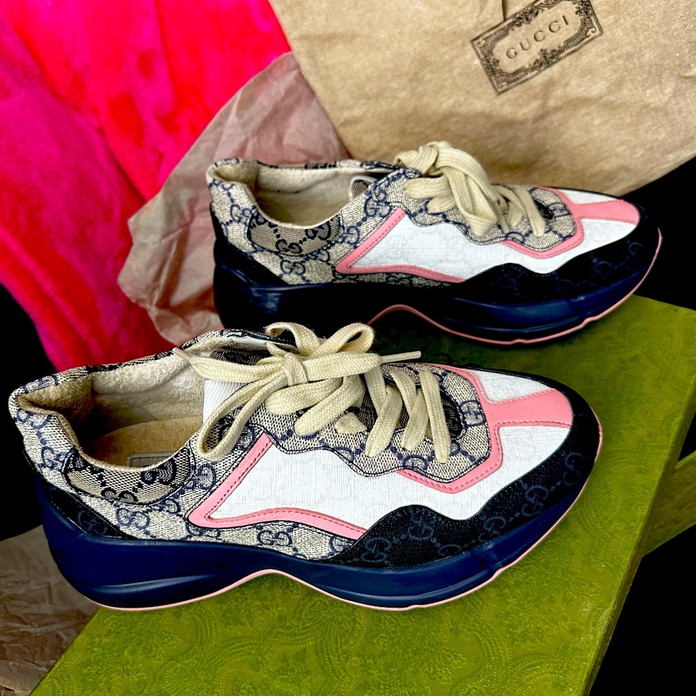 WMNS) Gucci Rhyton Beige/Blue  Monogram' 692902-UIQ30-1061